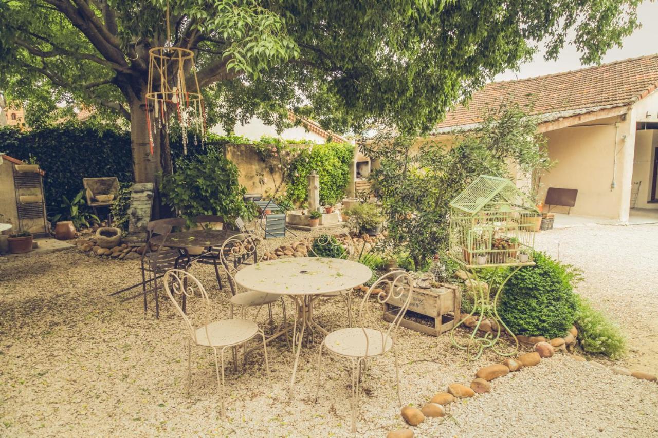 Chambres D'Hotes L'Oreliane En Provence Only Adult Châteauneuf-de-Gadagne Buitenkant foto
