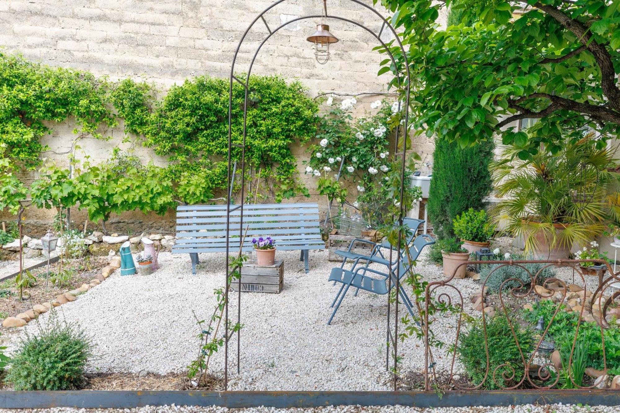 Chambres D'Hotes L'Oreliane En Provence Only Adult Châteauneuf-de-Gadagne Buitenkant foto