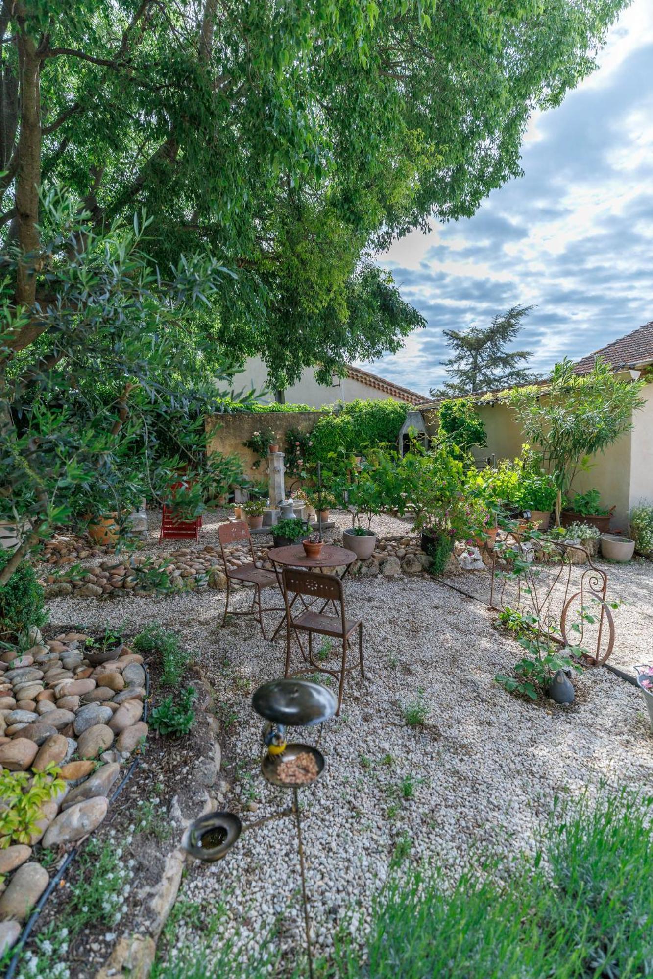 Chambres D'Hotes L'Oreliane En Provence Only Adult Châteauneuf-de-Gadagne Buitenkant foto