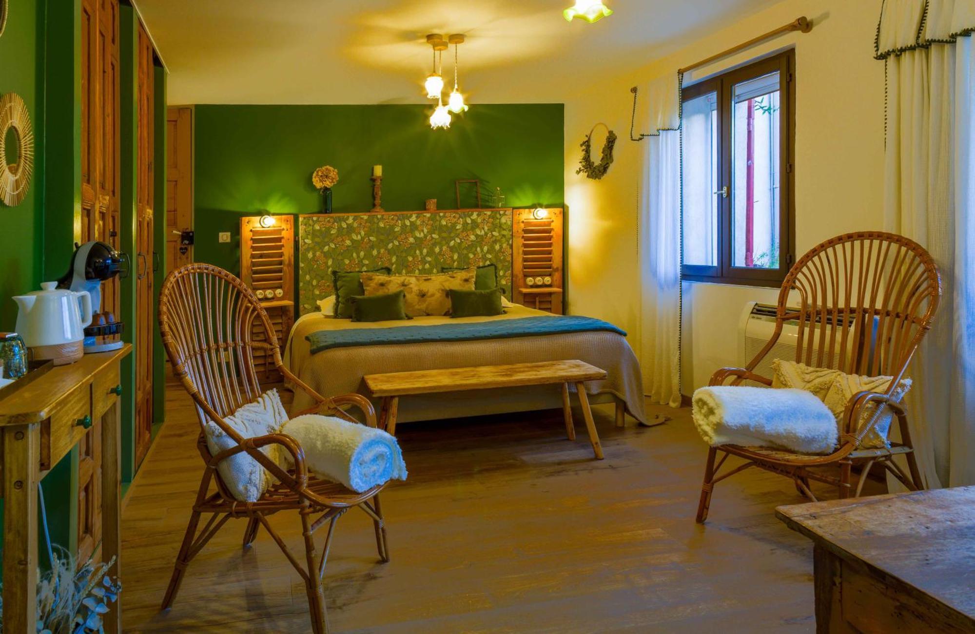 Chambres D'Hotes L'Oreliane En Provence Only Adult Châteauneuf-de-Gadagne Buitenkant foto