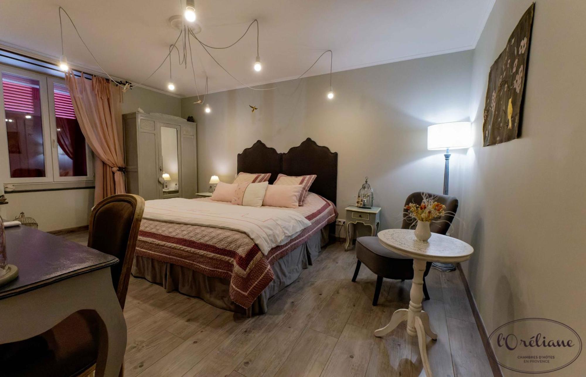 Chambres D'Hotes L'Oreliane En Provence Only Adult Châteauneuf-de-Gadagne Buitenkant foto